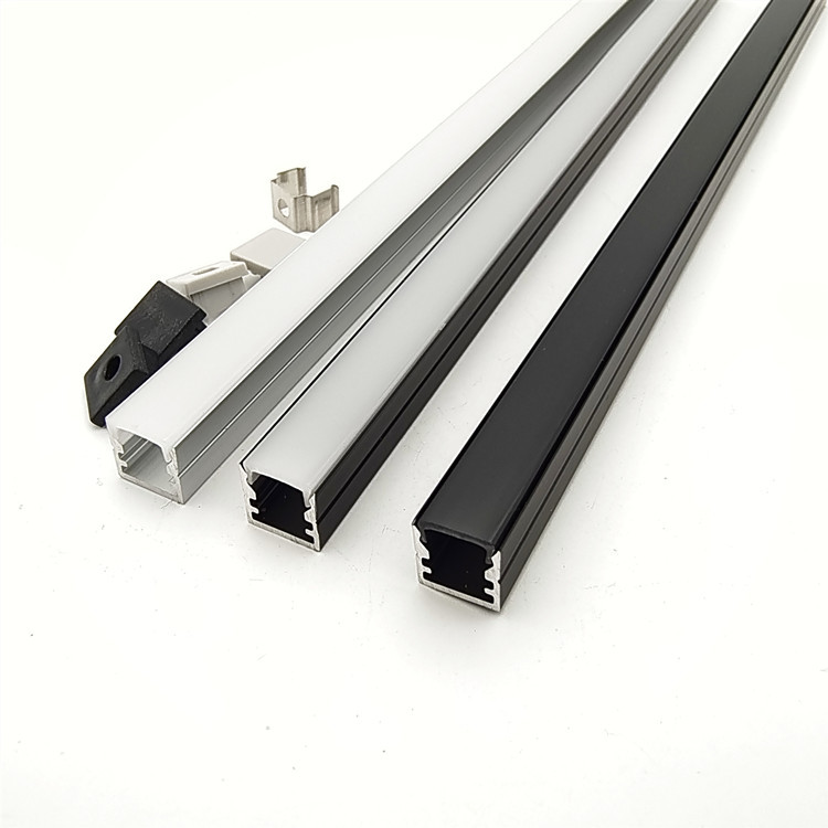 Care sunt avantajele profilurilor LED din aluminiu în comparație cu alte materiale?